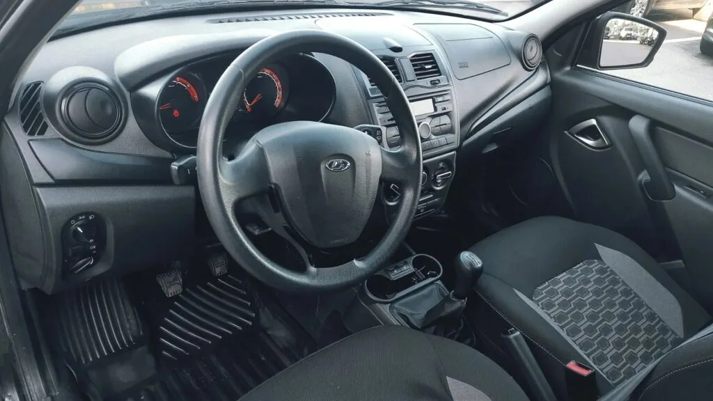 LADA (ВАЗ) Granta Комфорт I Рестайлинг, цвет чёрный — 600 000 ₽
