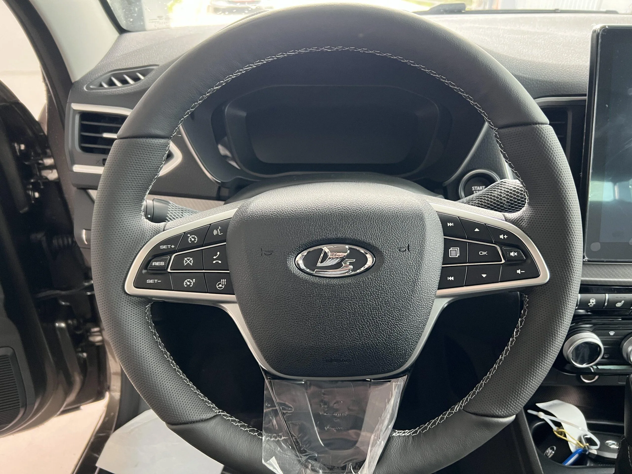 LADA (ВАЗ) Vesta Техно I Рестайлинг (NG), седан, цвет коричневый — 2 040 000 ₽ — изображение 5