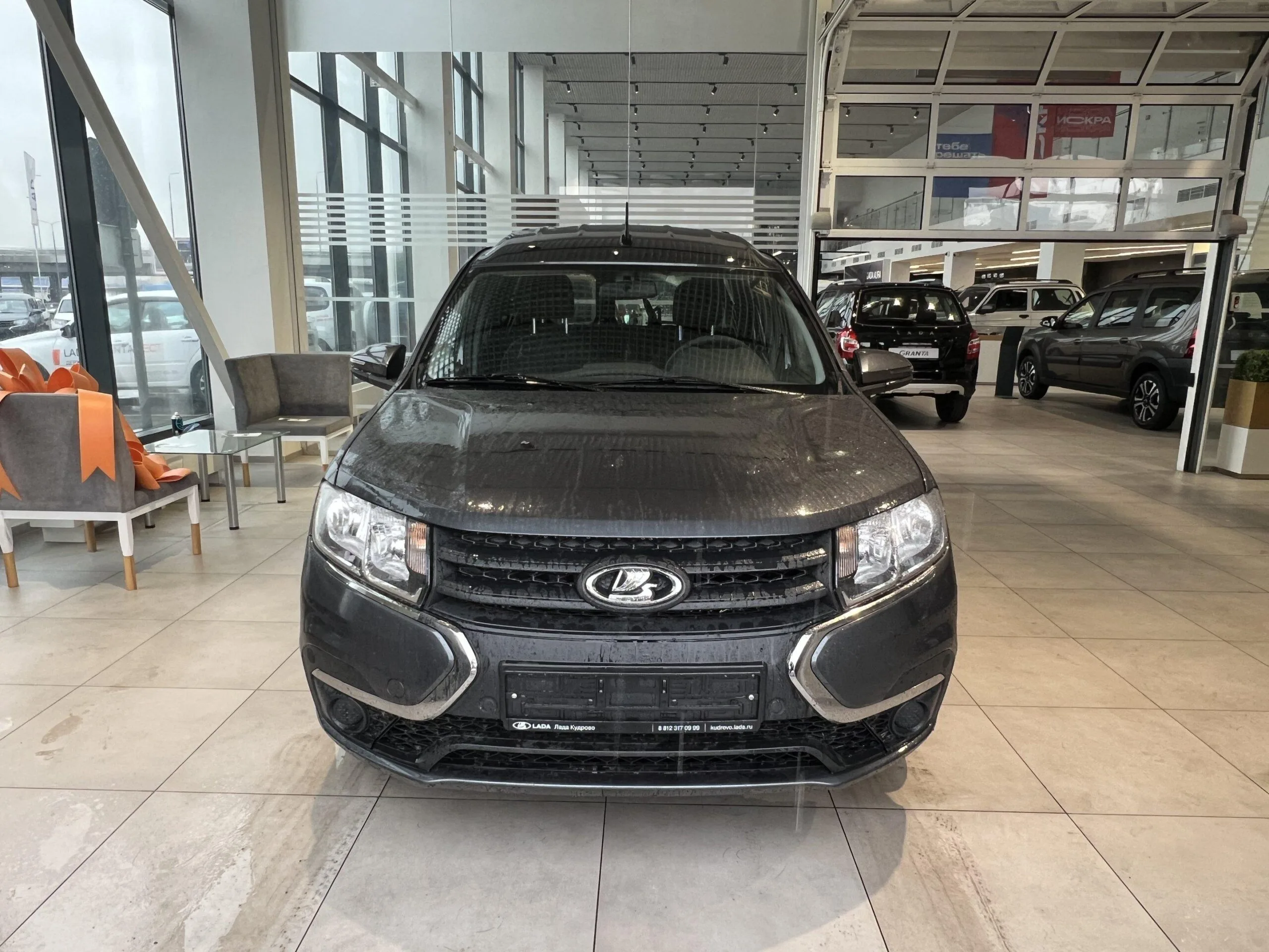 LADA (ВАЗ) Largus Драйв I Рестайлинг, универсал, цвет коричневый — 1 862 000 ₽, артикул tl-stock-50ee2b70ac70f9b803ad — изображение 2