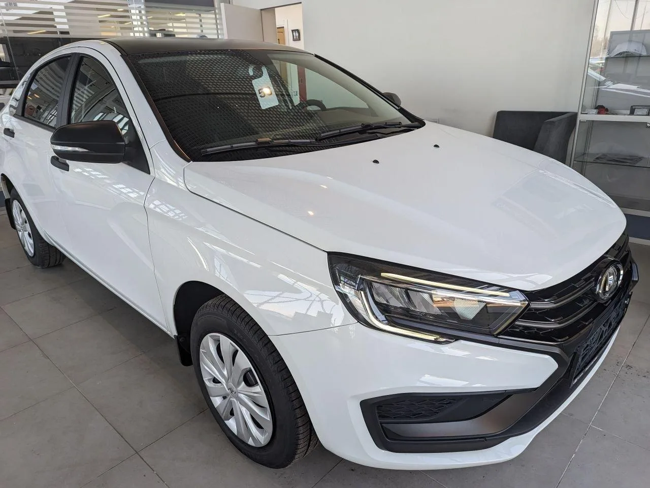 LADA (ВАЗ) Vesta Комфорт I Рестайлинг (NG), седан, цвет белый — 1 581 000 ₽